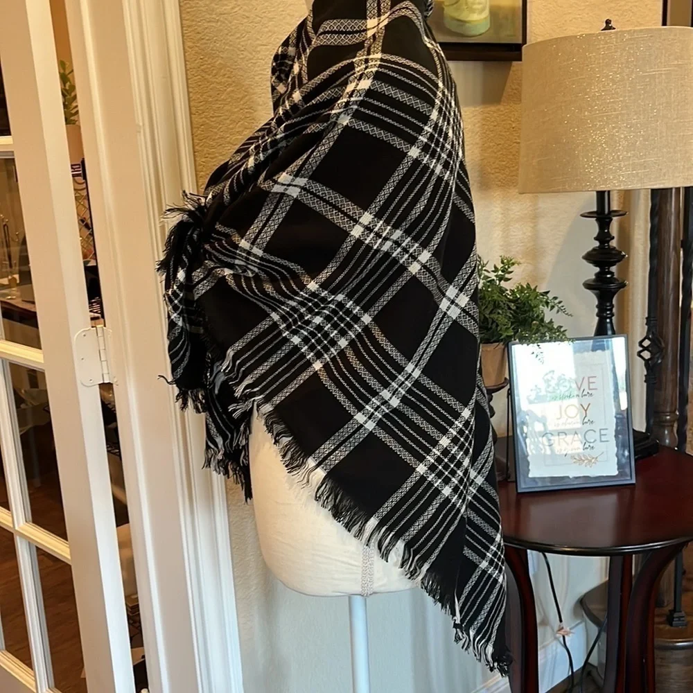 Amanda Smith Black and White Plaid Scarf. 48” x 48”